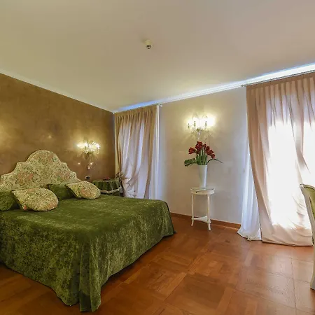 San Zaccaria 3*